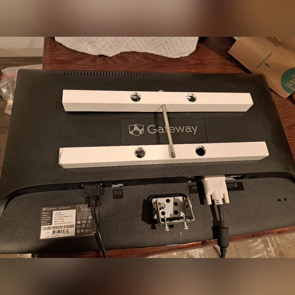 Monitor - Picture 6 of 10